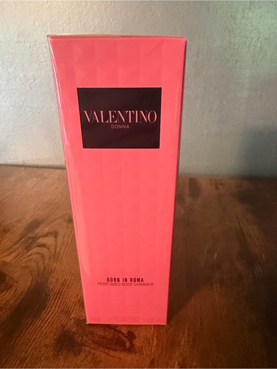 Valentino Other - Valentino Born in Roma Perfumed Body Shimmer/moisturizer- 4.2 fl oz